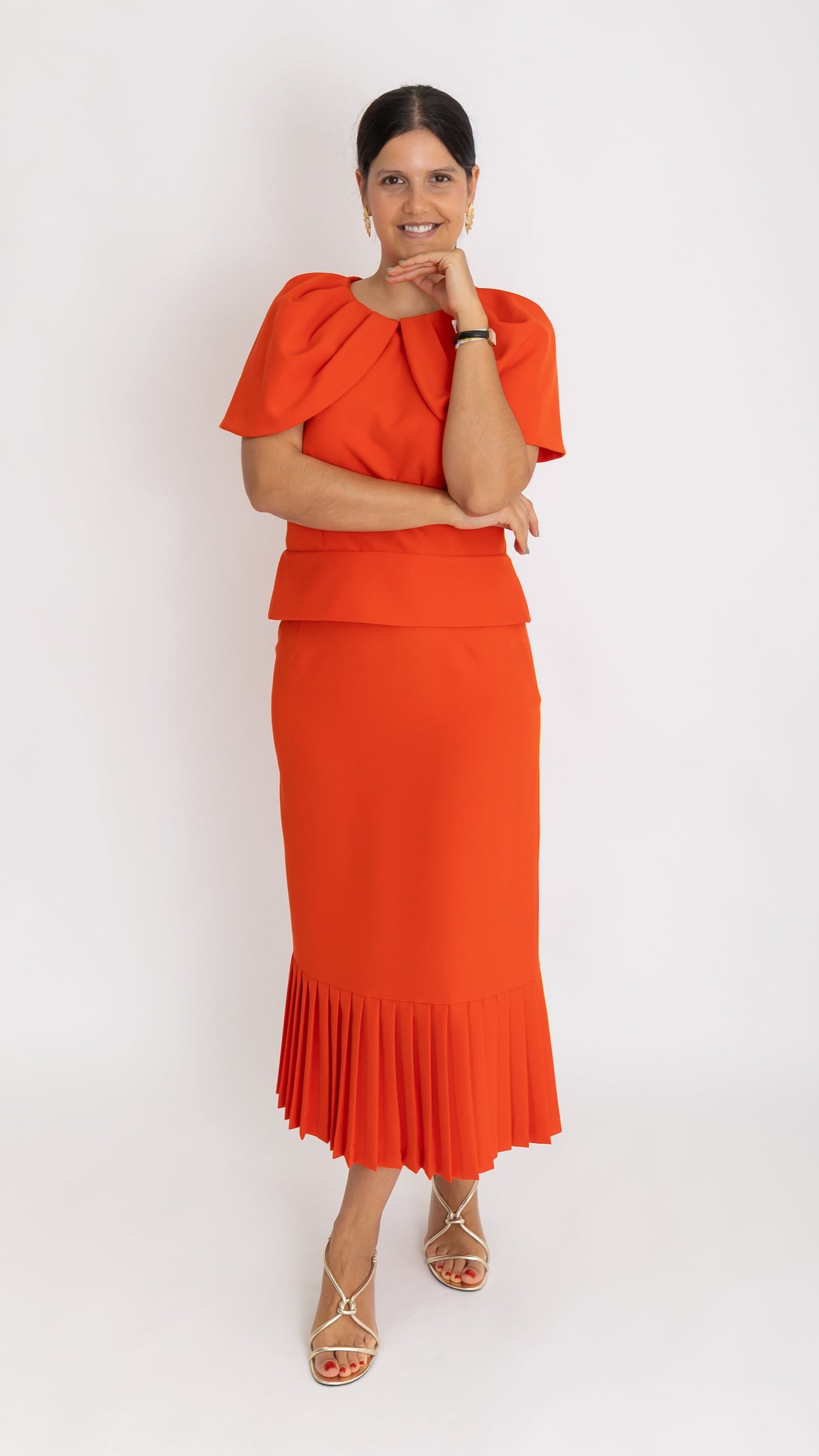 Conjunto Laranja com Blusa e Saia Plissada